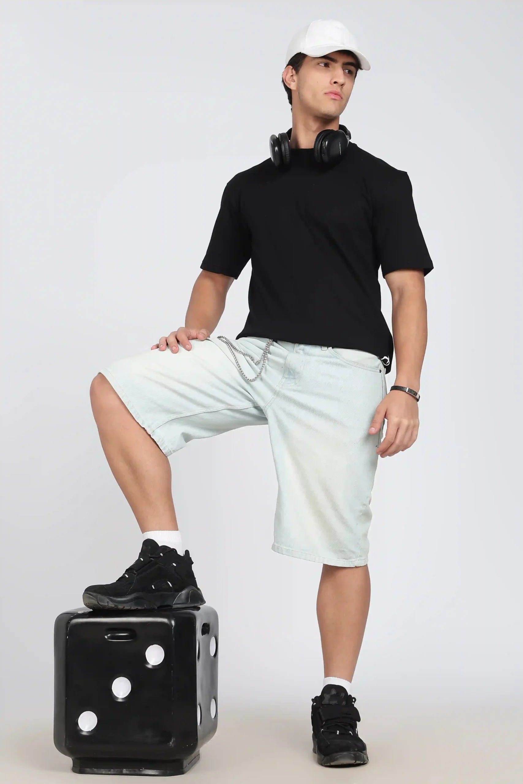 Don't be Racist T-Shirt Black - Image 11